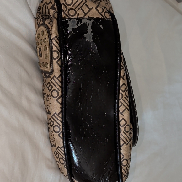 Betty Boop Black & Tan Logo Shoulder Bag with Gold Hardware - Picture 12 of 14